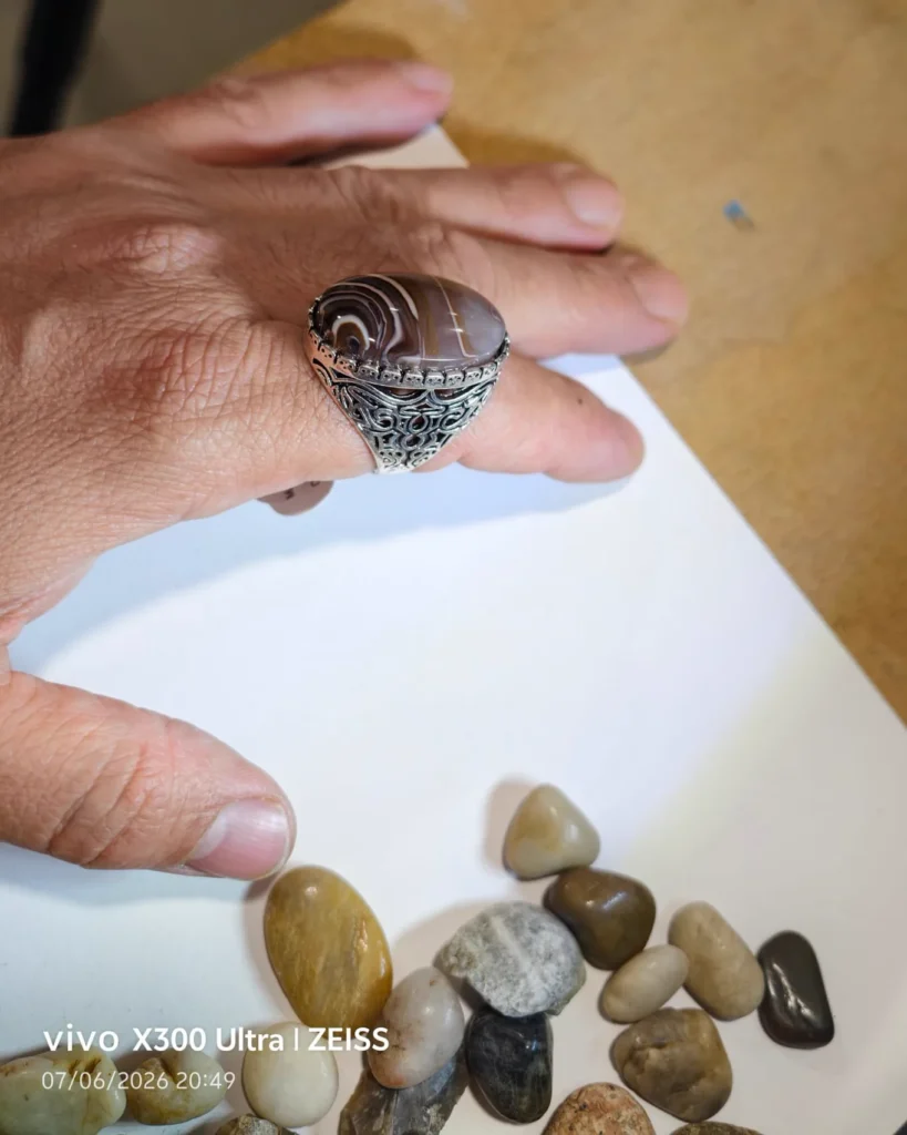 Bague homme pierre ambre chevaliere effet cognac - Khaldoun
