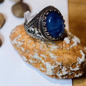 Bague homme pierre bleu marine intense - Khaldoun