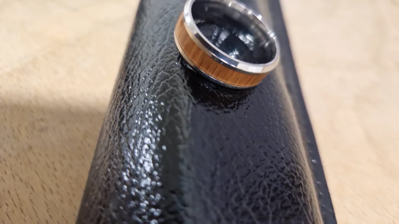 Bague homme tungstène argenté avec incrustation de bois clair - Khaldoün