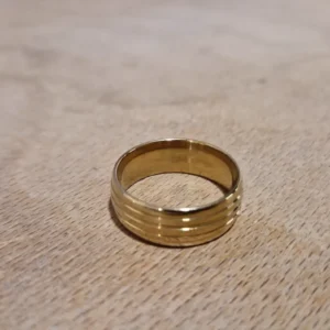 Bague homme dorée à stries en tungstène - Khaldoün